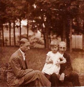 Adam, Helena, Kazimierz Legeżyńscy ok 1928r
